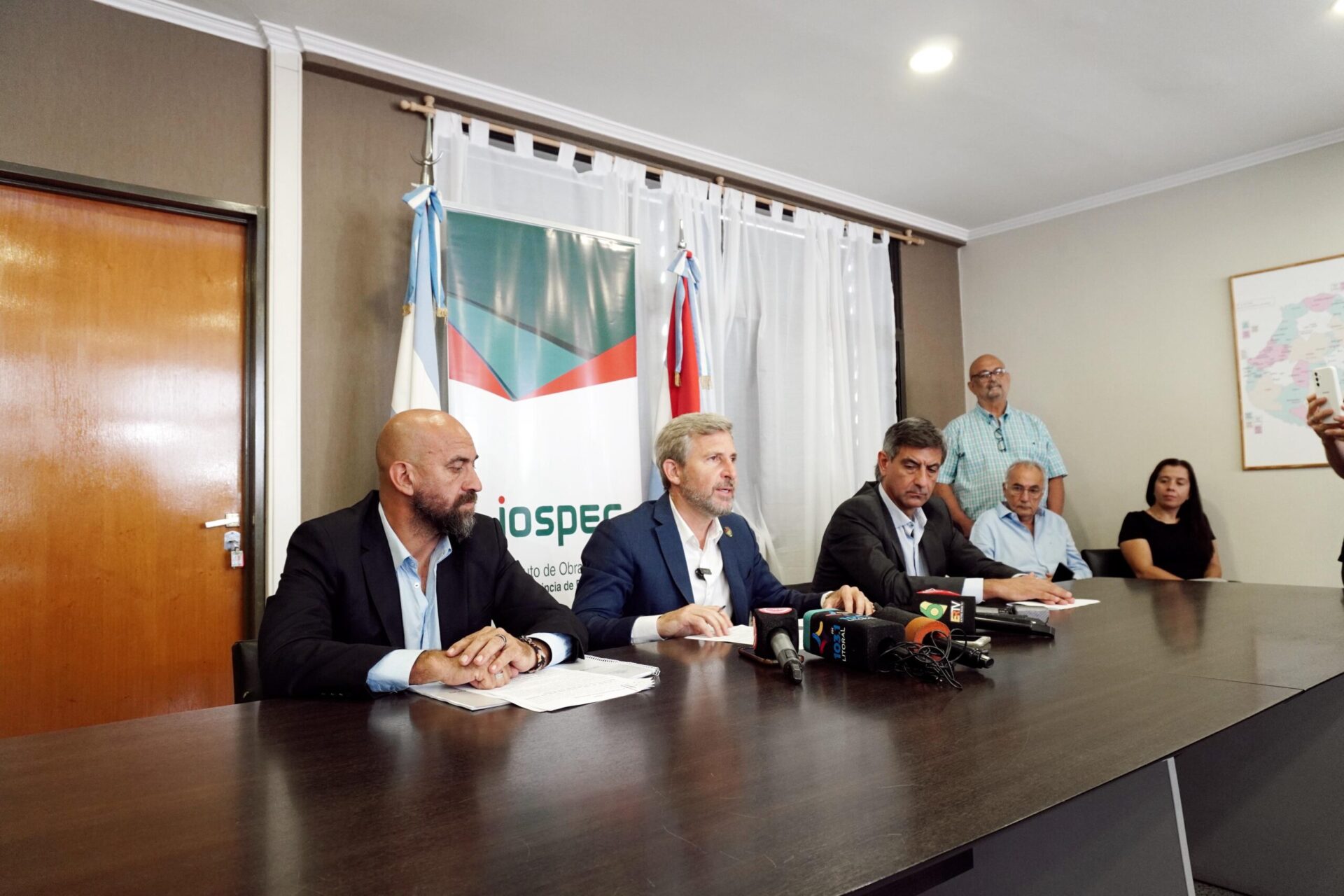 Anunciaron medidas para eliminar el cobro de plus a los afiliados del Iosper y garantizar la provisión de prótesis