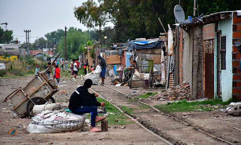 En Argentina la tasa de pobreza pasó de 52,9% a 38,1%