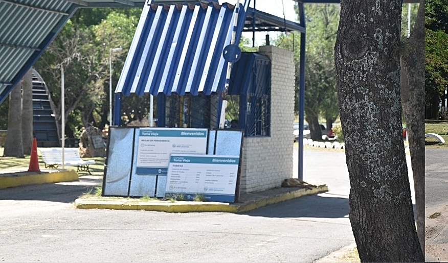 ¿Cobro ilegal en La Toma? Entradas sin control y pagos a una cuenta privada