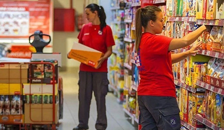 Comercio acordó un aumento de 5,4% en tres meses y el básico llega a .123.000