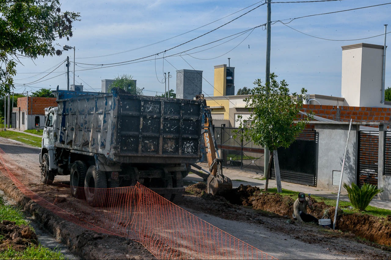 Mejoras en el Barrio 20 de Junio: Obras de cordón cuneta a través del Presupuesto Participativo