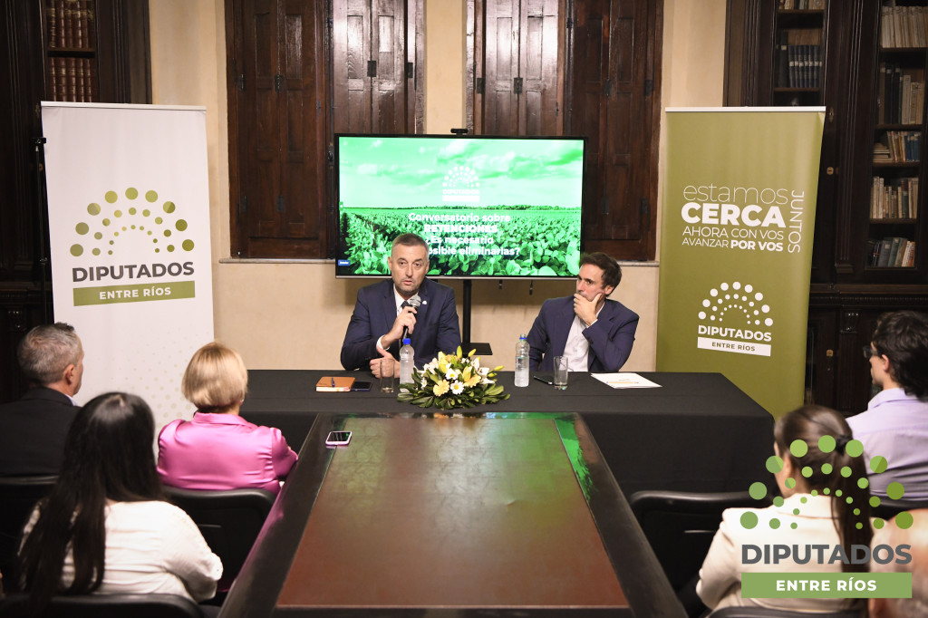 Organizado por la CDER, se realizó un conversatorio sobre retenciones