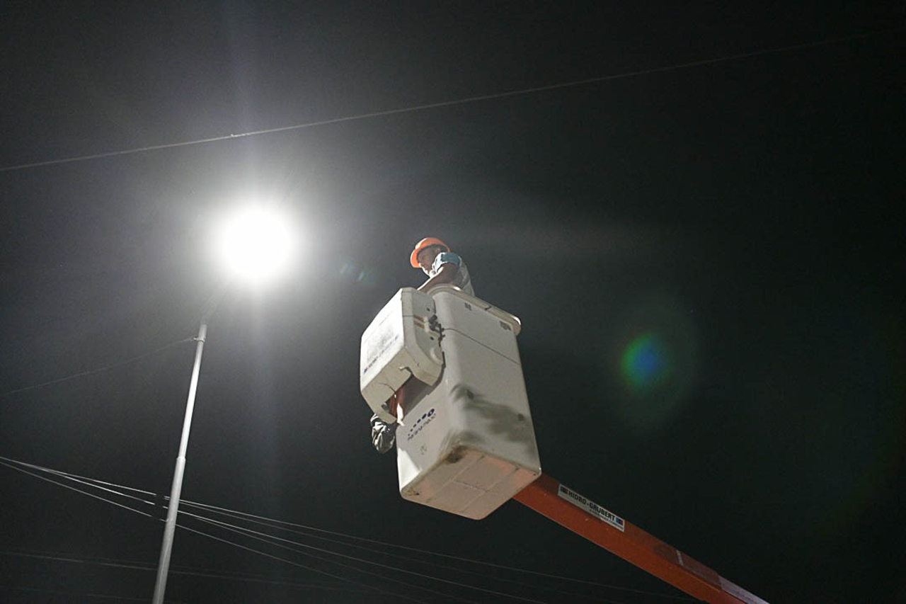 Avanza el programa 100% Led en el barrio Lomas del Sur Avanza el programa 100% Led en el barrio Lomas del Sur