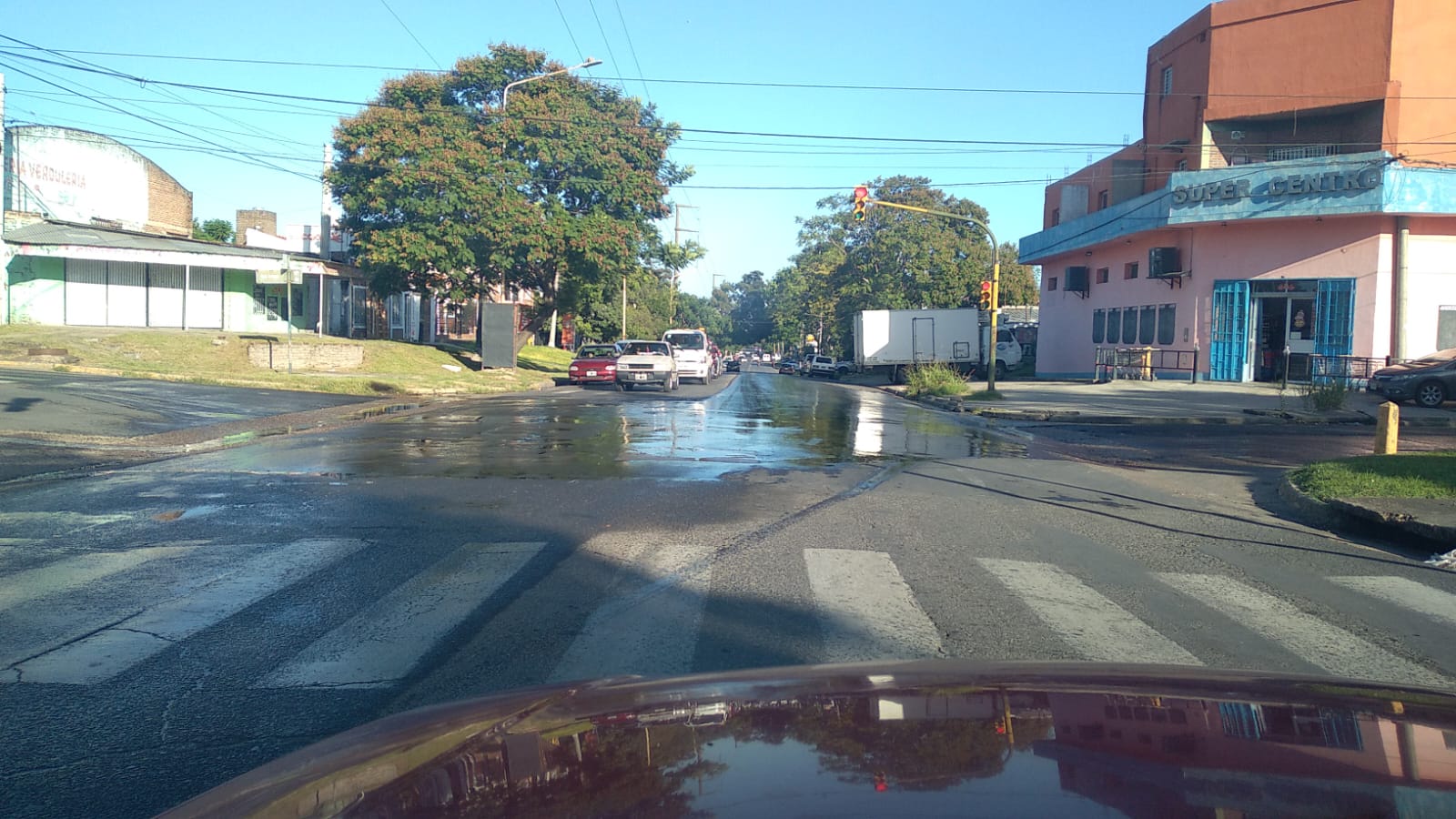 Cloacas desbordadas en Artigas y Provincias Unidas: mal olor y complicaciones para el tránsito