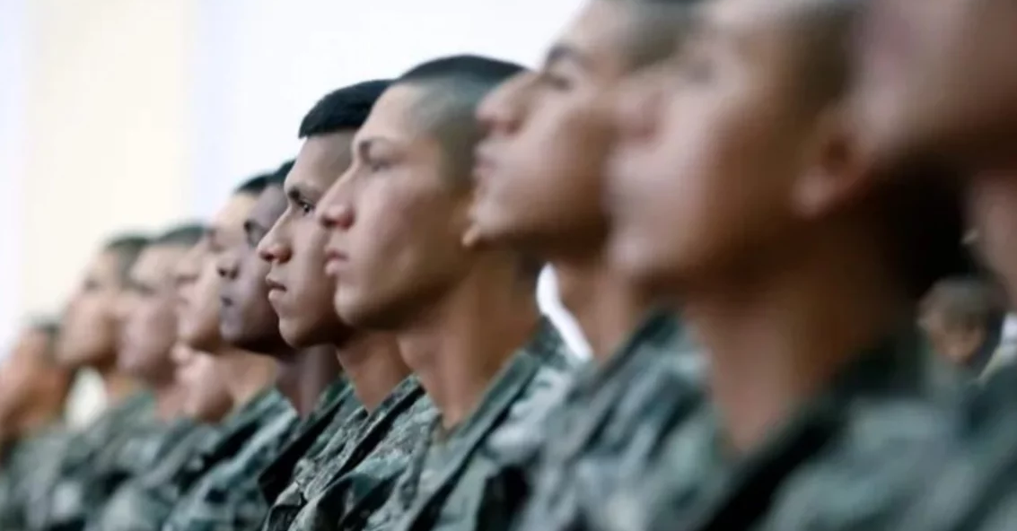 El Gobierno relanza el servicio militar voluntario: para qué edades y qué oficios incluye El Gobierno relanza el servicio militar voluntario: para qué edades y qué oficios incluye