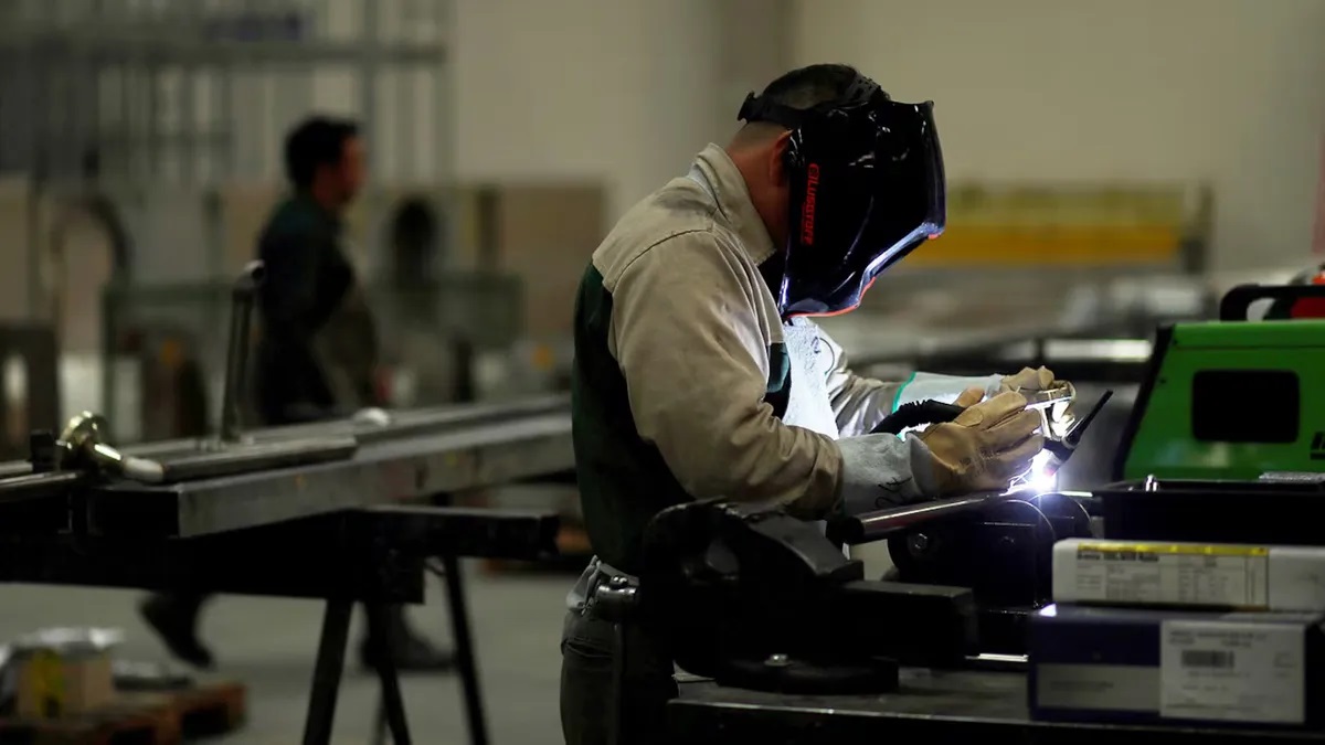En marzo por primera vez en casi un año cayó la economia se contrajo 1,8% mensual En marzo por primera vez en casi un año cayó la economia se contrajo 1,8% mensual
