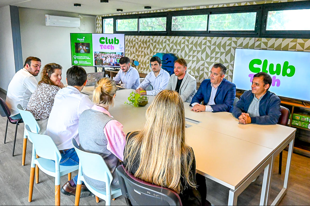 Autoridades universitarias destacaron el lanzamiento del Club Tech Autoridades universitarias destacaron el lanzamiento del Club Tech