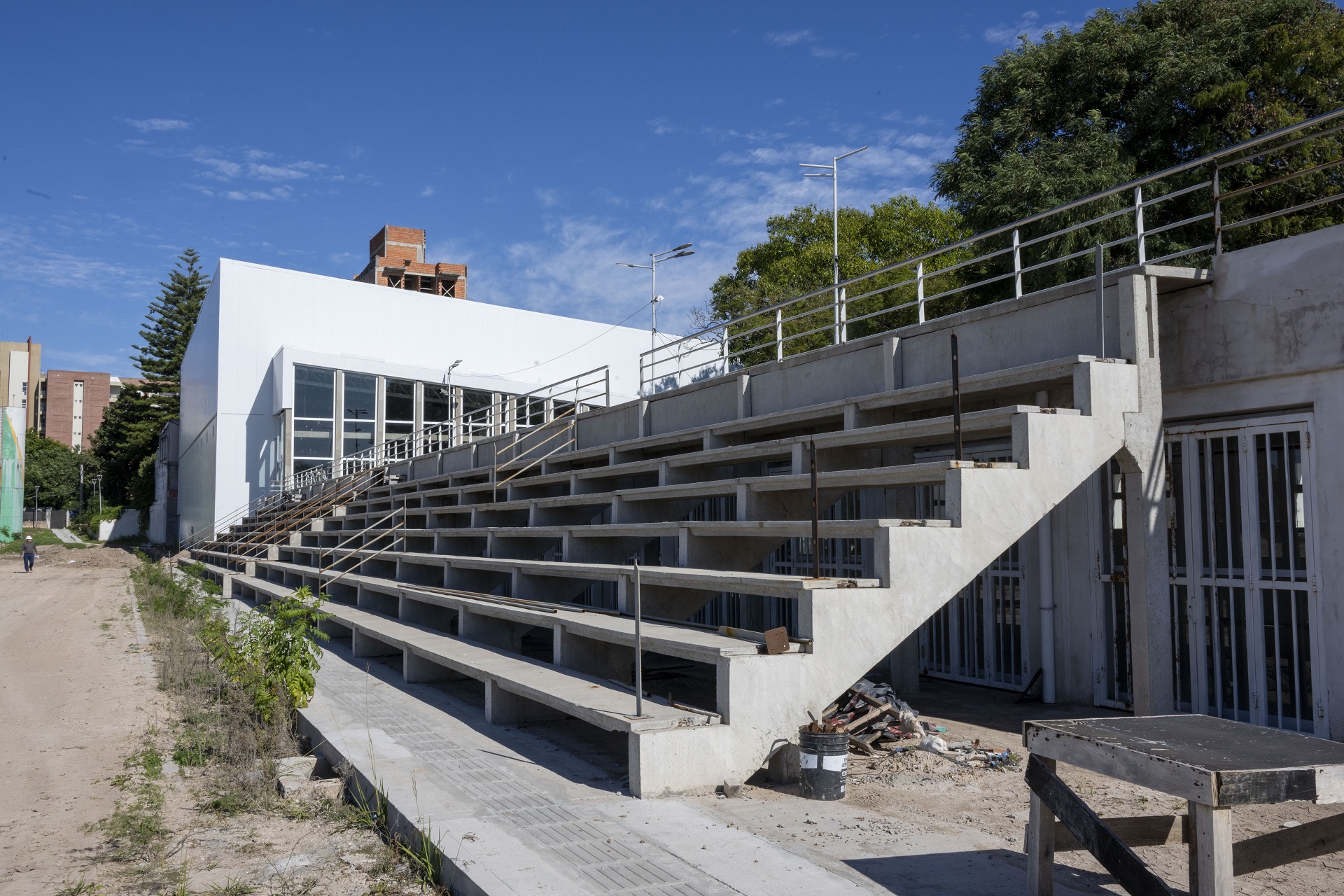 Avanza la obra de la pista de atletismo y modernización del gimnasio del Parque Berduc