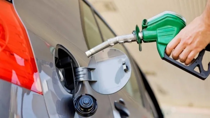 Combustibles: Shell se sumó a YPF y bajó los precios