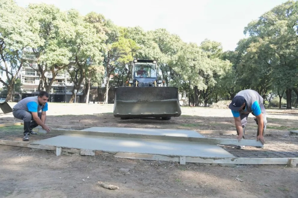 Continúa la puesta en valor del parque infantil Apolinario Osinalde Continúa la puesta en valor del parque infantil Apolinario Osinalde