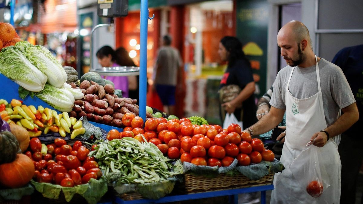 Cuetro productos de la canasta básica que están más baratos que un año atrás
