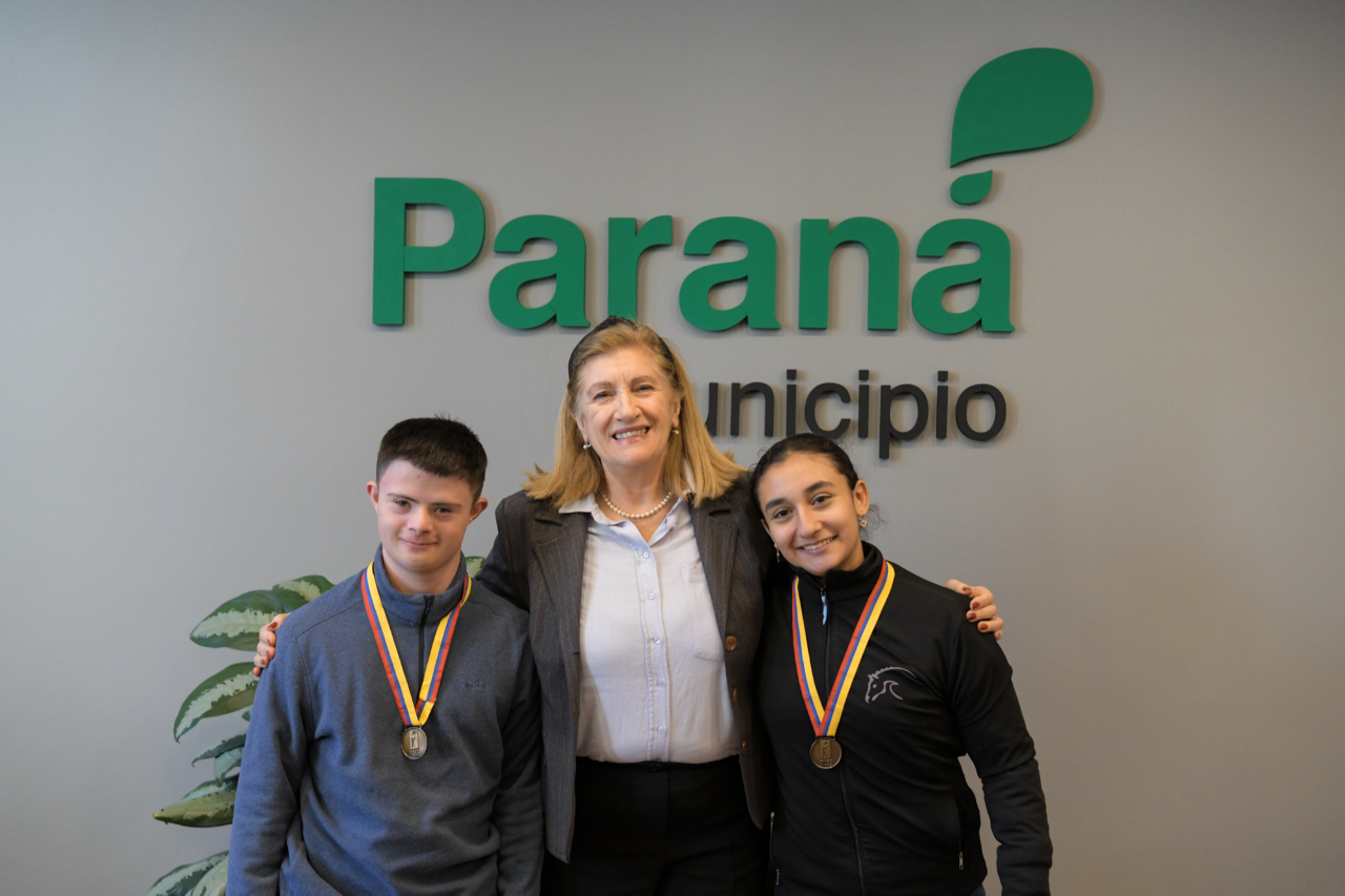 La intendenta Romero recibió a atletas que obtuvieron medallas en las Olimpiadas Especiales