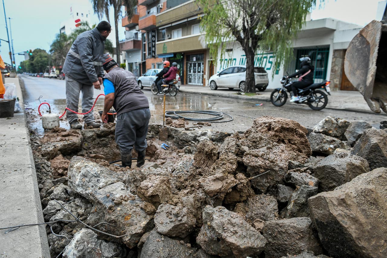 Realizan intervenciones en la red de agua potable de avenida Ramírez