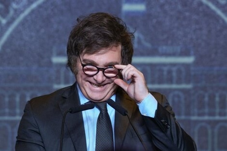 Milei eliminó el «feriado» por el día del empleado público