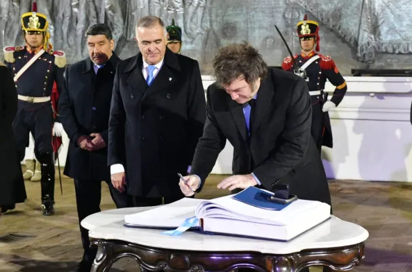 Preparativos para la vigilia del Día de la Independencia en Tucumán