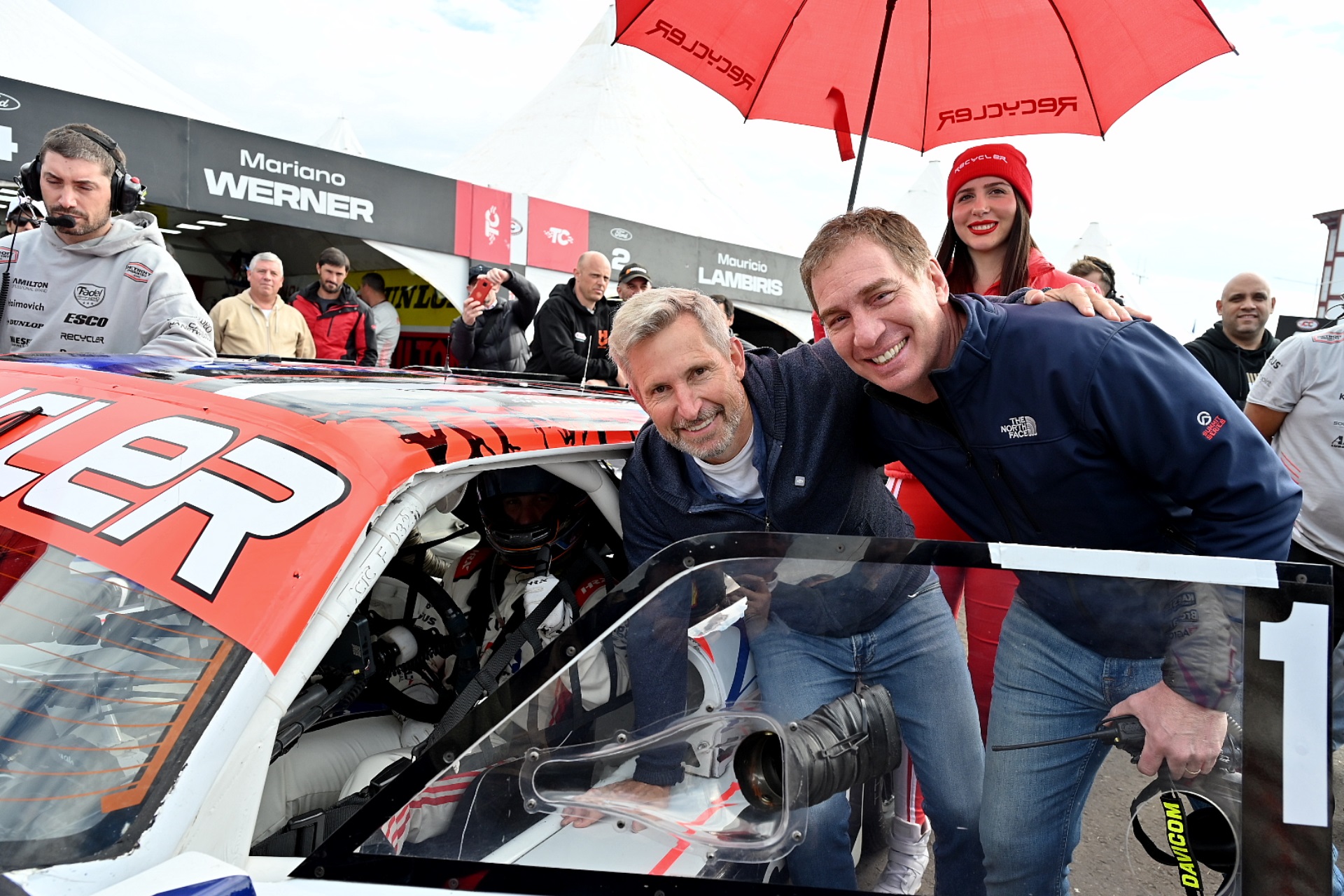 Frigerio visitó el Autódromo de Concepción del Uruguay durante la 8ª fecha del Turismo Carretera Frigerio visitó el Autódromo de Concepción del Uruguay durante la 8ª fecha del Turismo Carretera