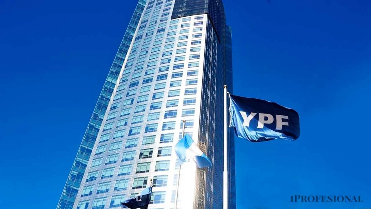 Frenan el fallo que ordena entregar el 51% de las acciones de YPF