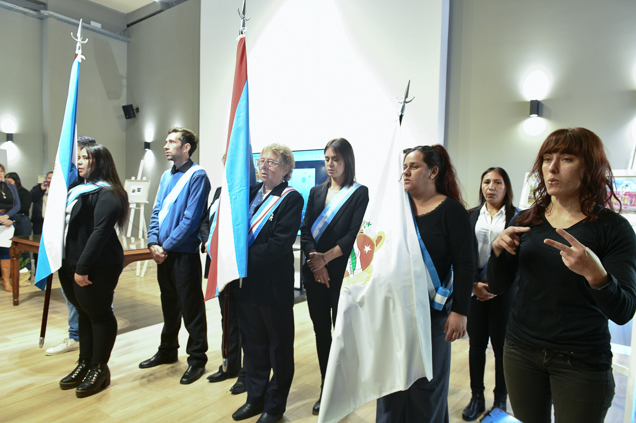 Entregaron diplomas a trabajadores que concluyeron sus estudios secundarios