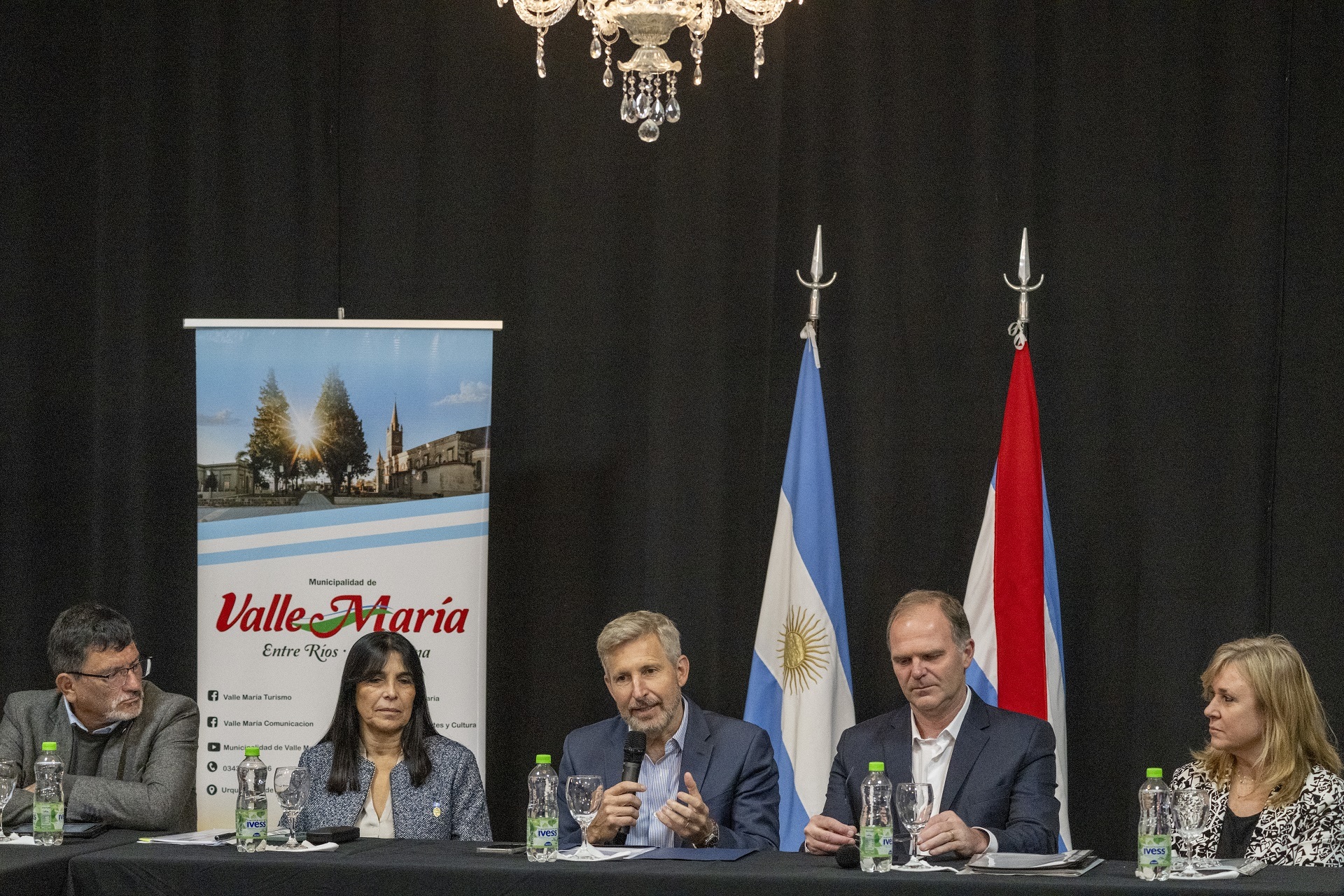 Frigerio encabezó una reunión de gabinete conjunto en Valle María Frigerio encabezó una reunión de gabinete conjunto en Valle María