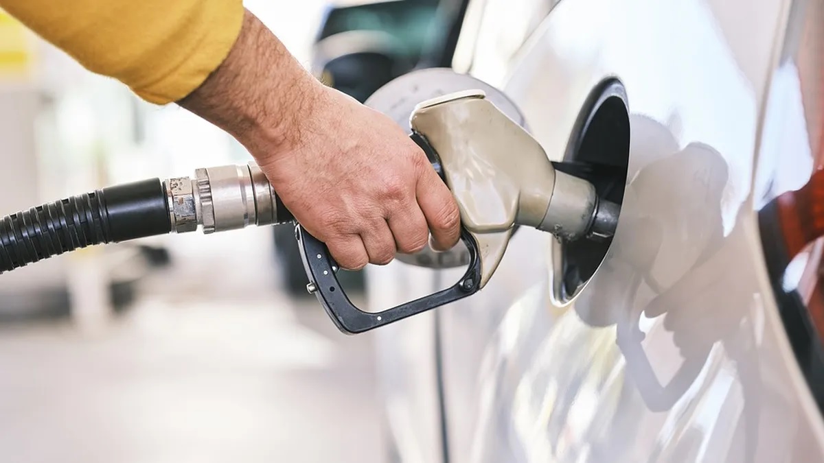Shell aumentó los precios por quinta vez en el mes y también hubo suba en YPF