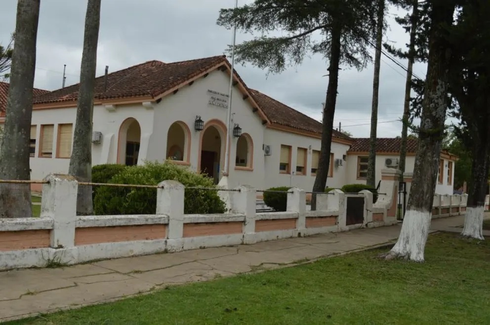 Despidieron a empleado de salud que no fue a trabajar por nueve años