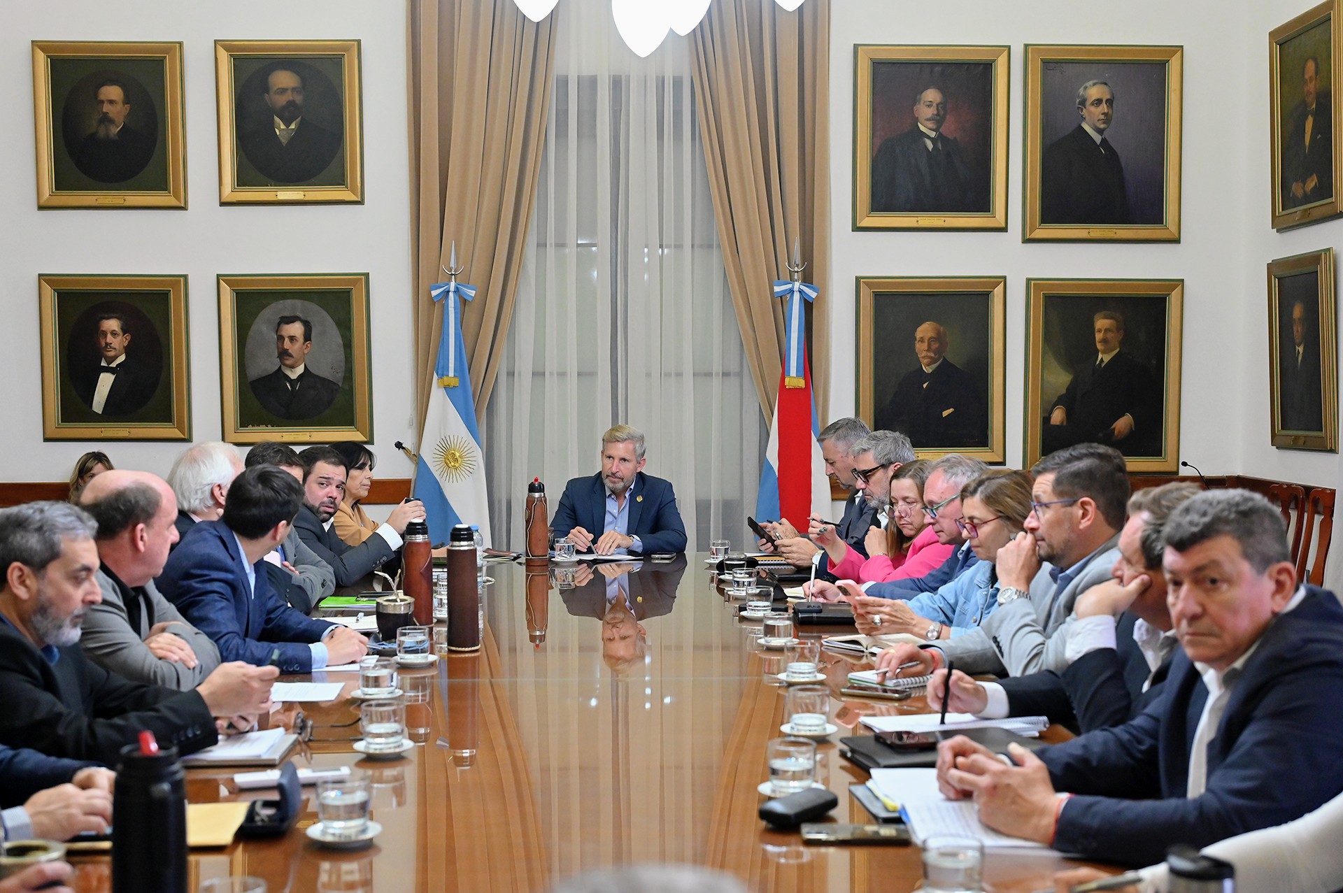 Obras viales, viviendas y conectividad escolar fueron los temas de la reunión de gabinete provincial Obras viales, viviendas y conectividad escolar fueron los temas de la reunión de gabinete provincial