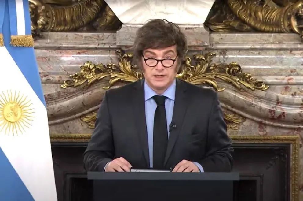 Milei ratificó la austeridad fiscal para 2026, pero prometió aumentos