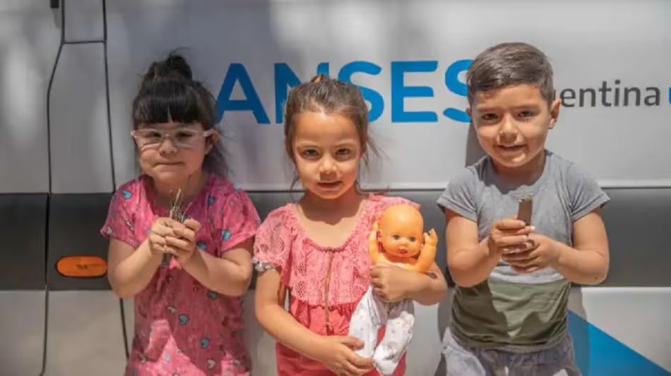 El Gobierno busca derogar la actualización de la AUH y asignaciones familiares