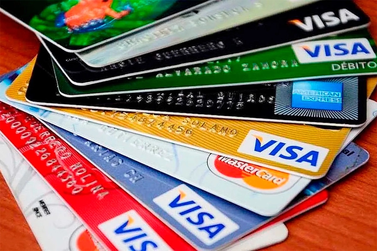 Crecen las deudas con tarjetas y billeteras virtuales: alertan por «mora récord»