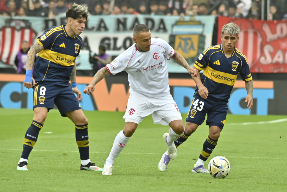 Boca se impuso 3-1 ante Barracas Central en el partido postergado