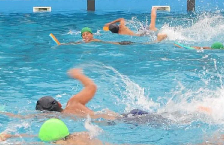 Se fortalecen espacios de acceso a deportes y natación para adolescentes del Copnaf