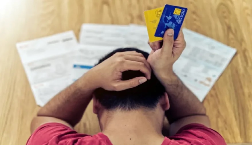 Deudas de tarjetas de crédito: la ley establece cuándo prescriben y qué pueden reclamar los bancos