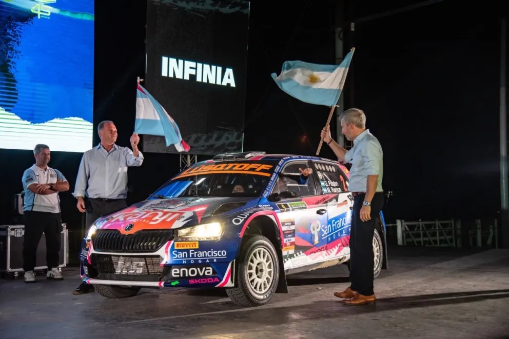 El gobernador participó de la apertura y largada simbólica del Rally Argentino en Diamante El gobernador participó de la apertura y largada simbólica del Rally Argentino en Diamante